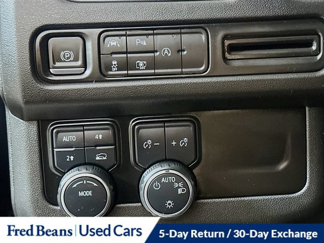 Used 2024 Chevrolet Tahoe LT w/ Luxury Package AWD/4WD image 15