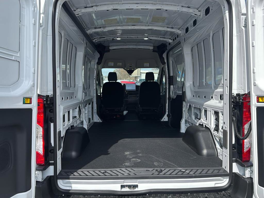 New 2025 Ford Transit 250 148 Medium Roof image 7