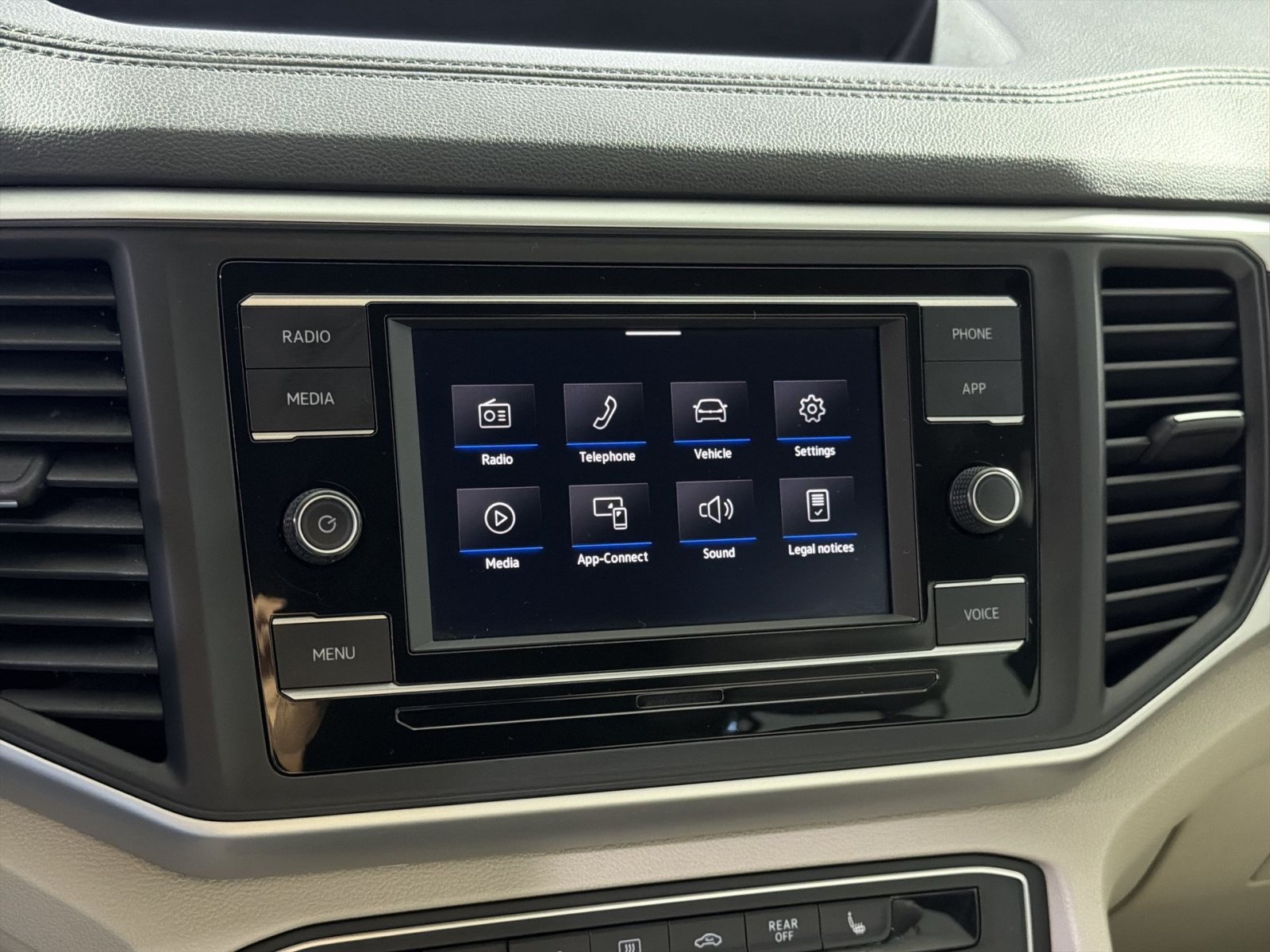 Used 2022 Volkswagen Atlas SE AWD/4WD image 19