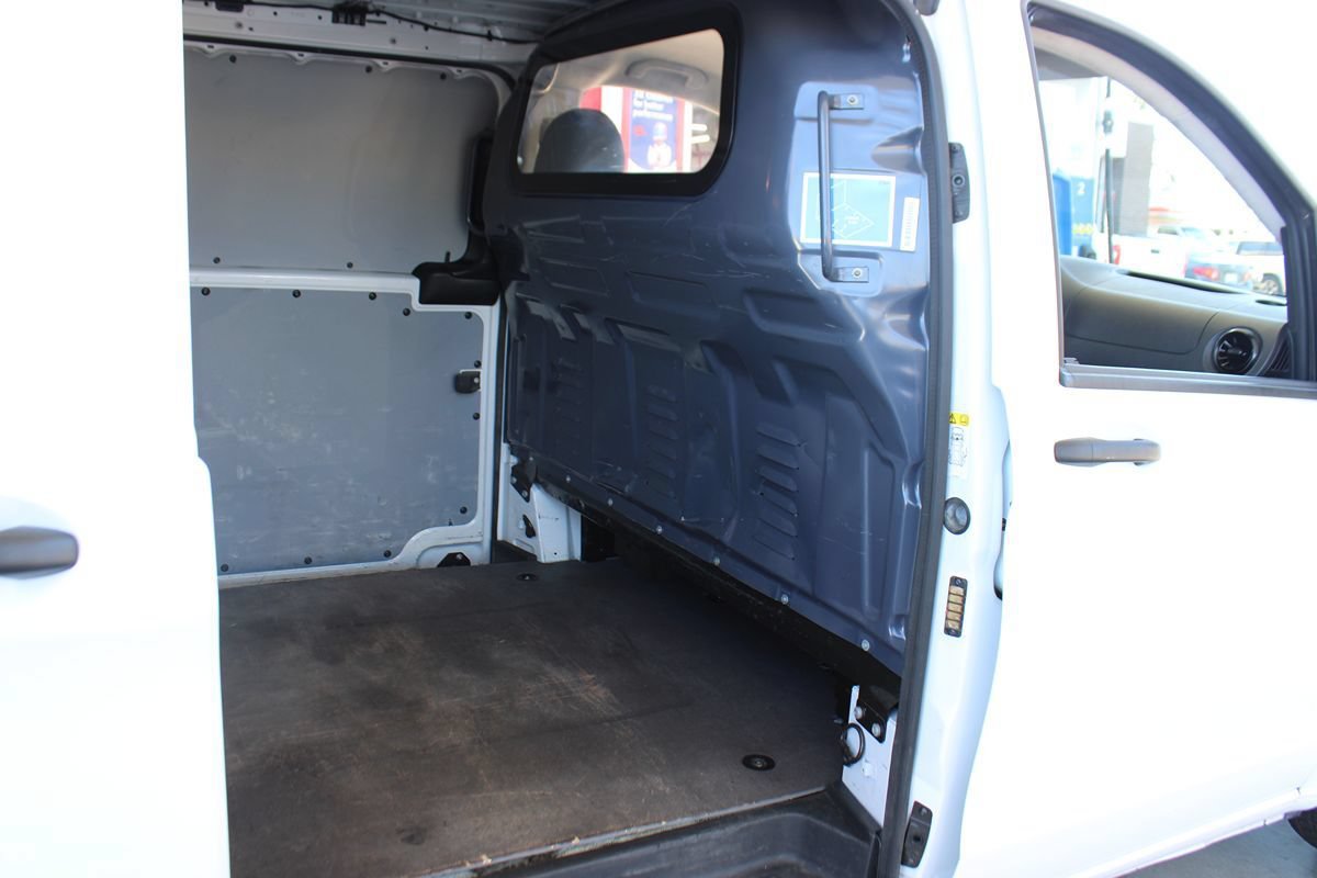 Used 2022 Mercedes-Benz Metris image 35