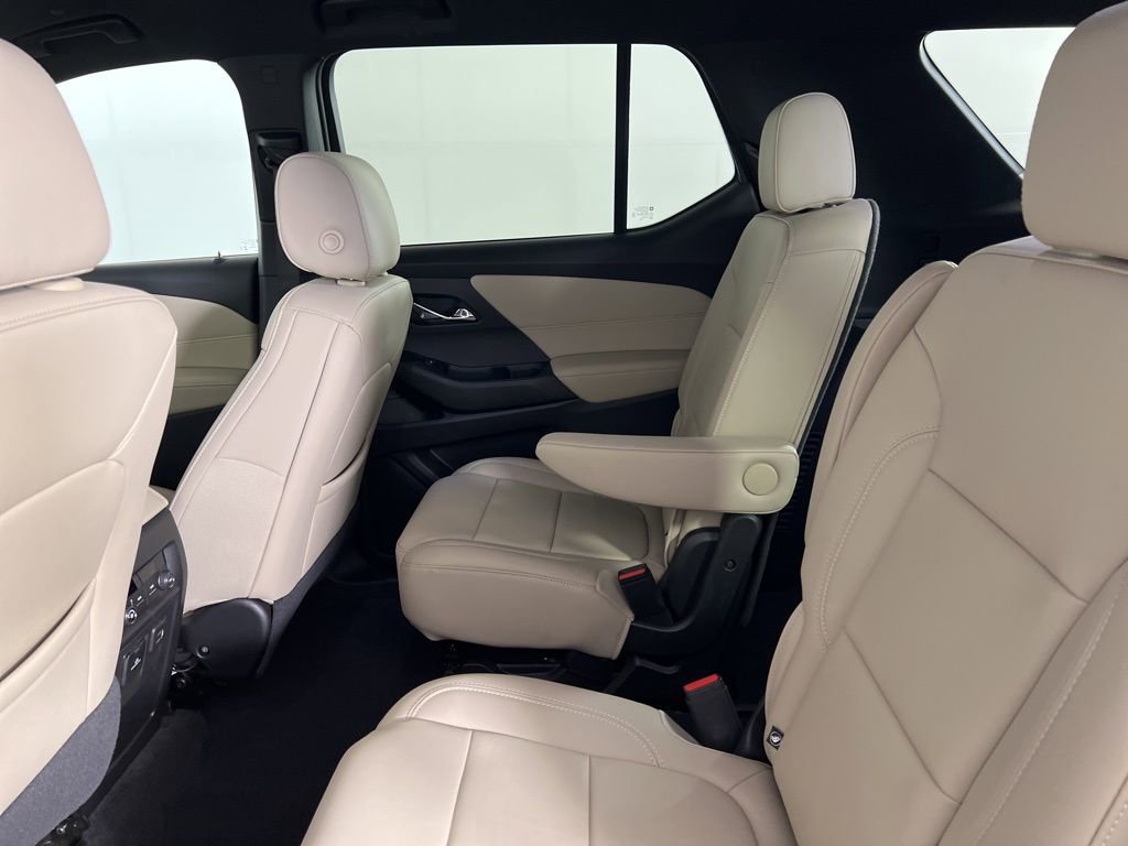Used 2023 Chevrolet Traverse LT w/ LT Premium Package AWD/4WD image 22