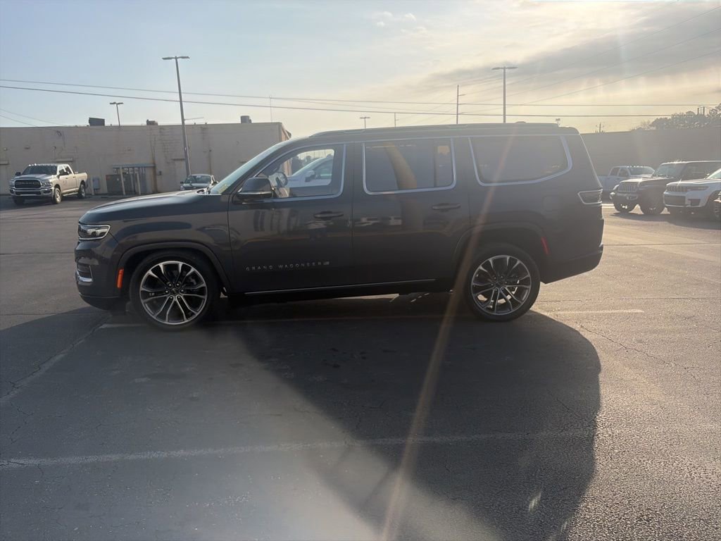 Used 2022 Jeep Grand Wagoneer Series III image 4
