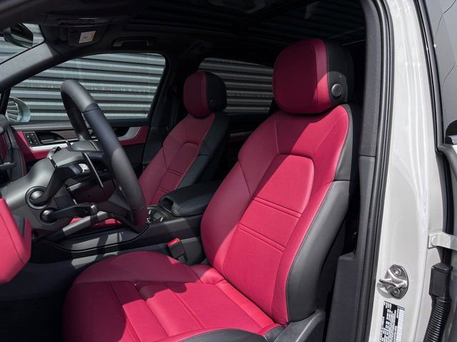 New 2026 Porsche Cayenne S image 5