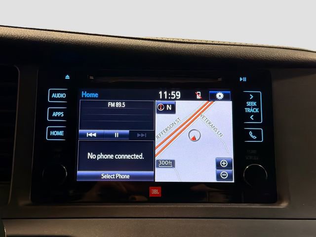 Used 2017 Toyota Sienna Limited Premium image 13