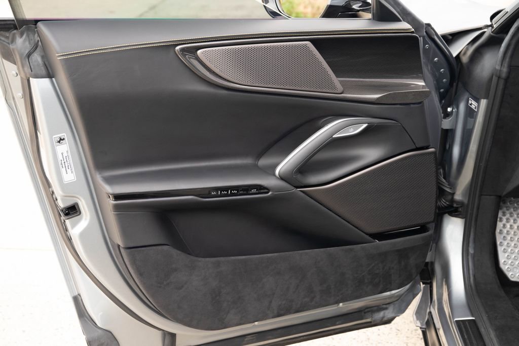 Used 2024 Ferrari Purosangue image 31