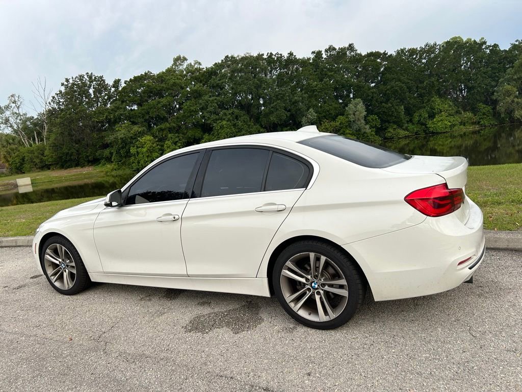 Used 2018 BMW 328d Sedan w/ Convenience Package RWD image 4