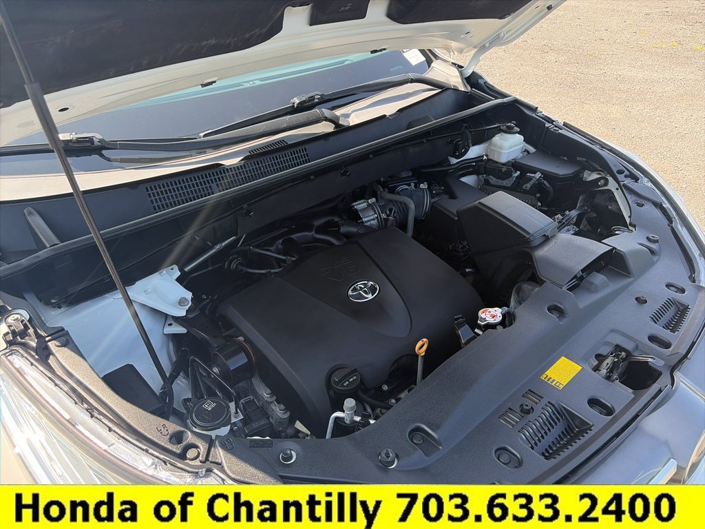 Used 2019 Toyota Highlander XLE AWD/4WD image 28