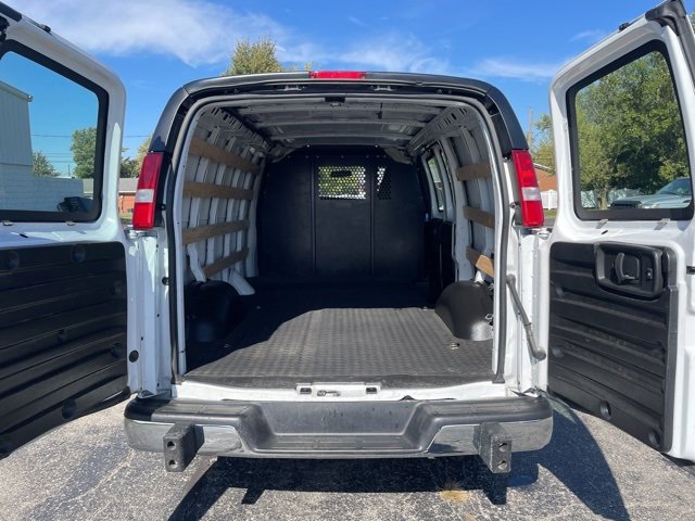 Used 2024 Chevrolet Express 2500 Work Van w/ Driver Convenience Package image 15