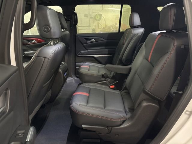 Used 2024 Chevrolet Traverse RS image 22