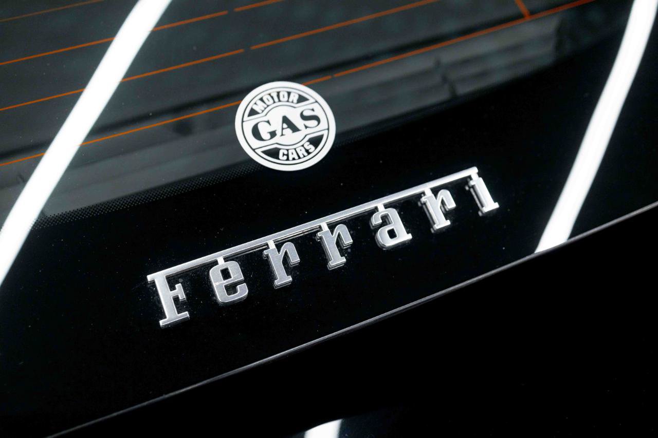 Used 2018 Ferrari 812 Superfast RWD image 40