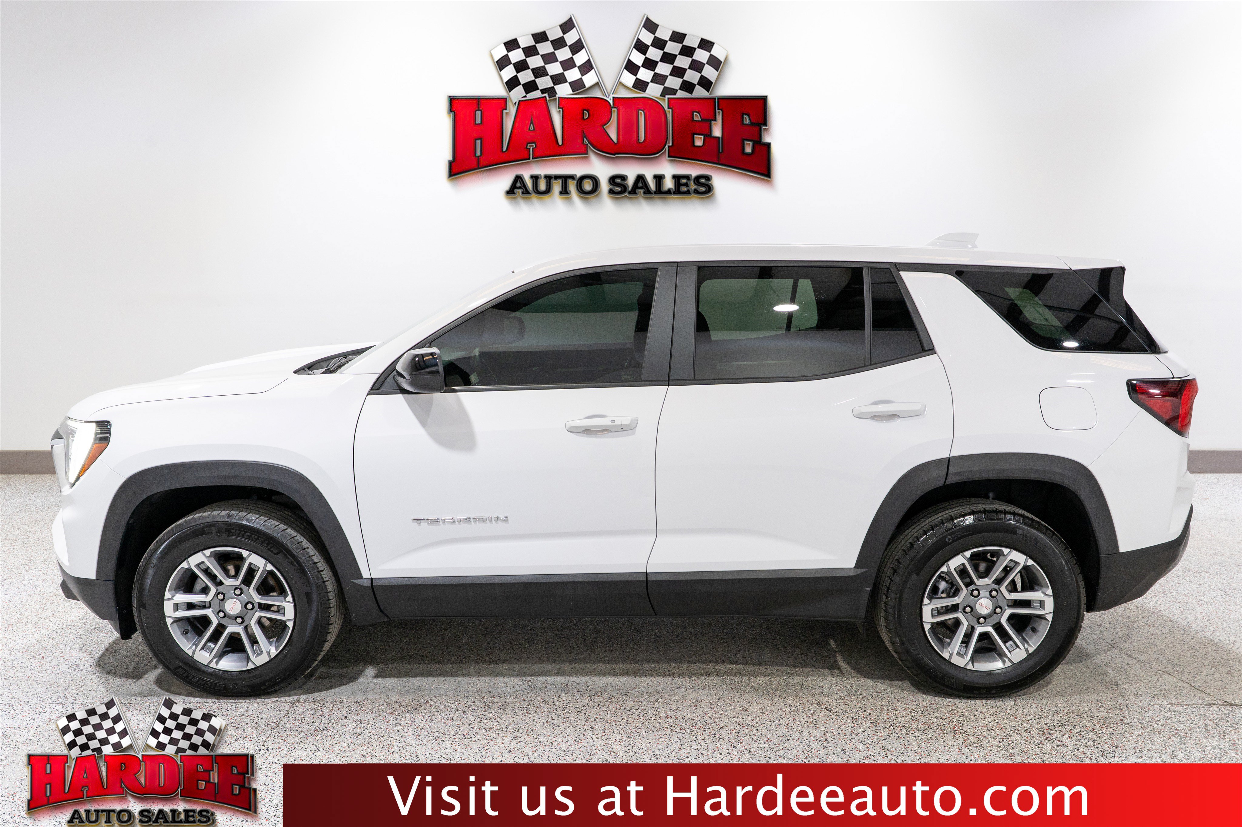 Used 2025 GMC Terrain Elevation