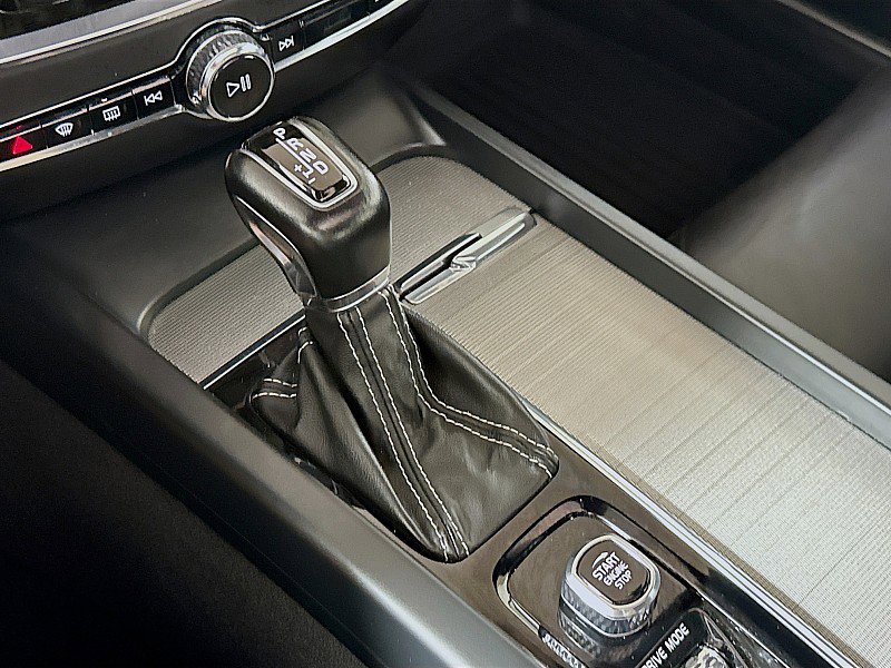 Used 2019 Volvo S60 T5 R-Design image 19