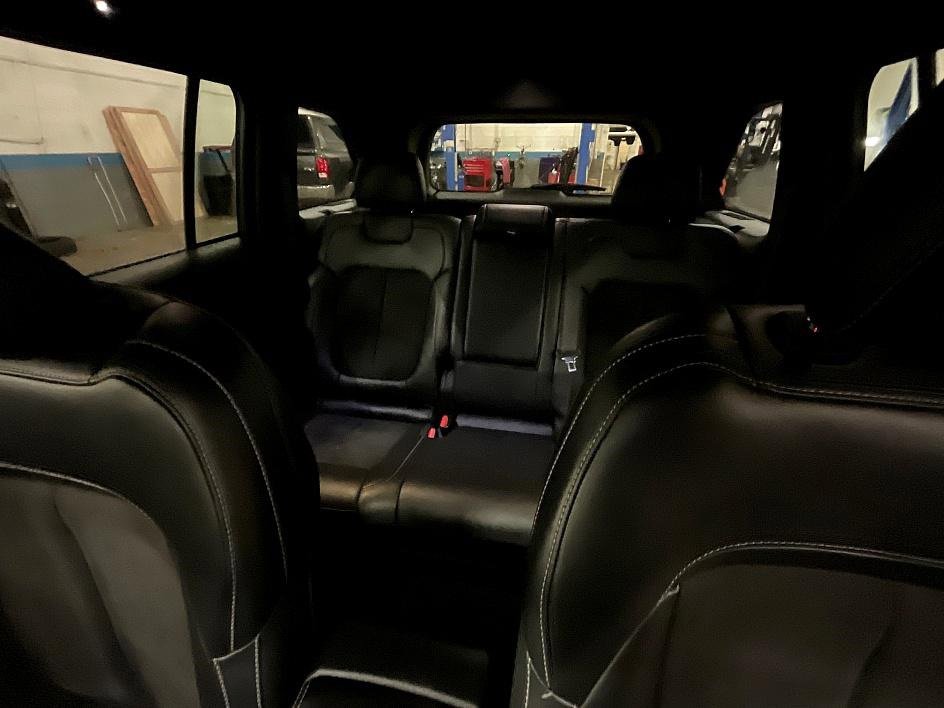 Used 2023 Jeep Grand Cherokee Altitude image 28