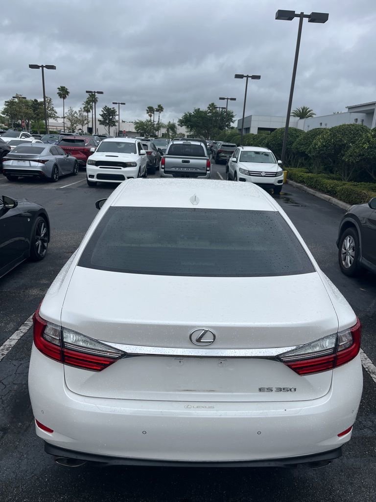 Used 2018 Lexus ES 350 w/ Luxury Package w/Wood Trim image 12