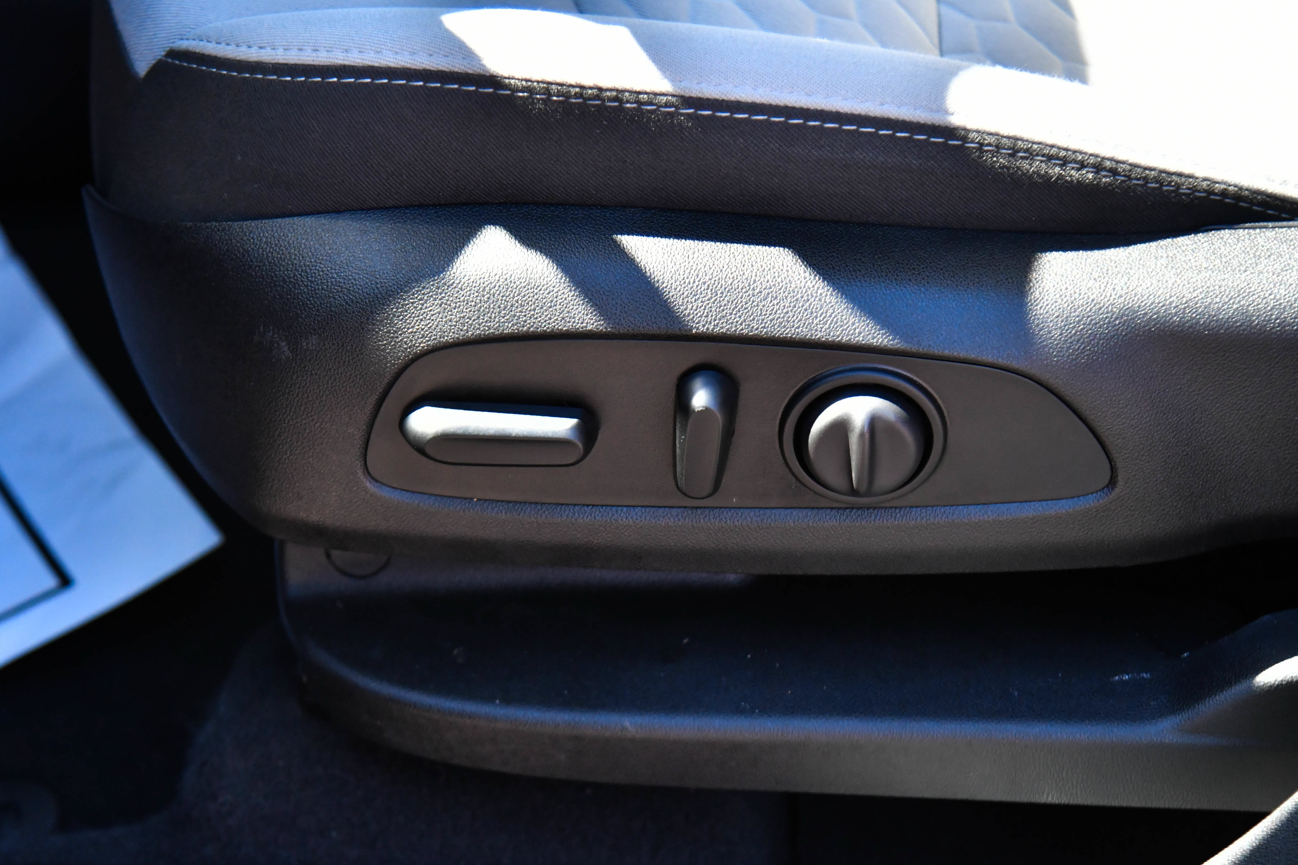 Used 2019 Chevrolet Equinox LT FWD image 17