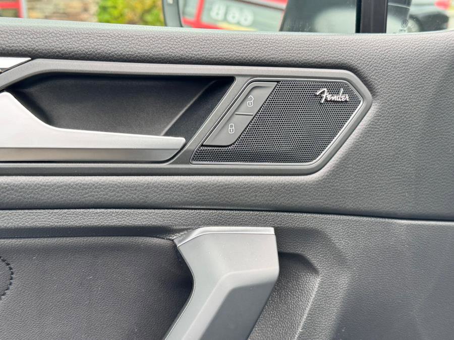 Used 2019 Volkswagen Tiguan SEL Premium image 28
