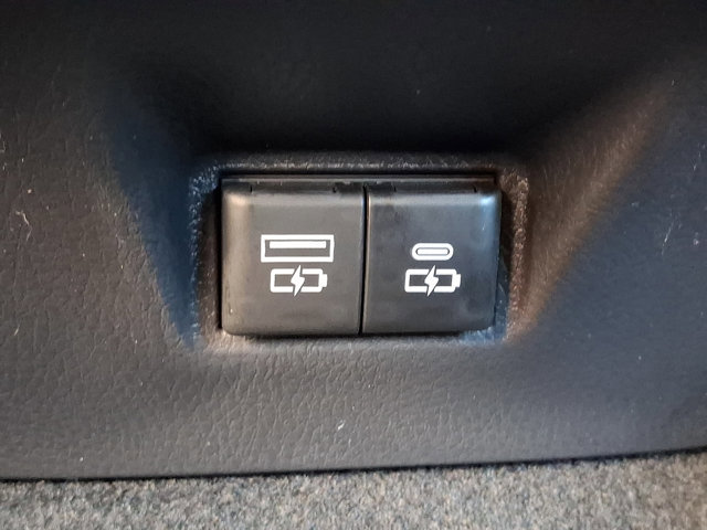 Used 2026 Toyota Camry XLE w/ Premium Plus Package image 11