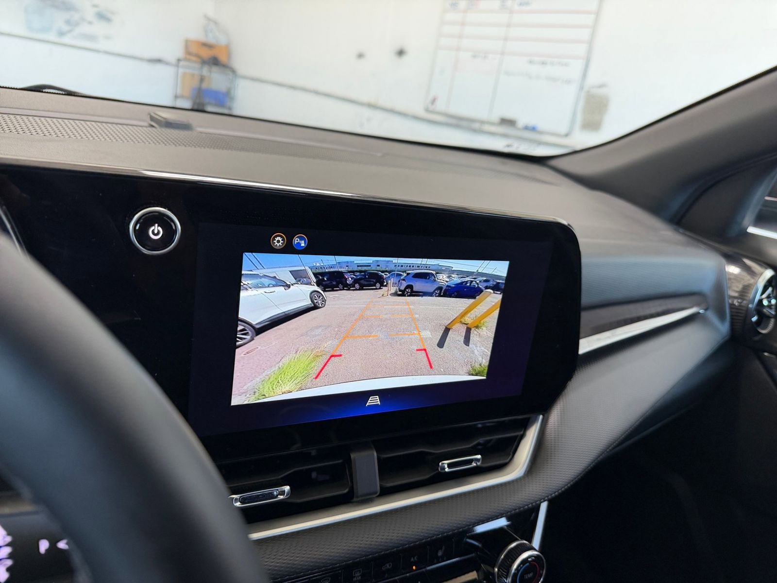 Used 2025 Chevrolet Equinox LT image 17