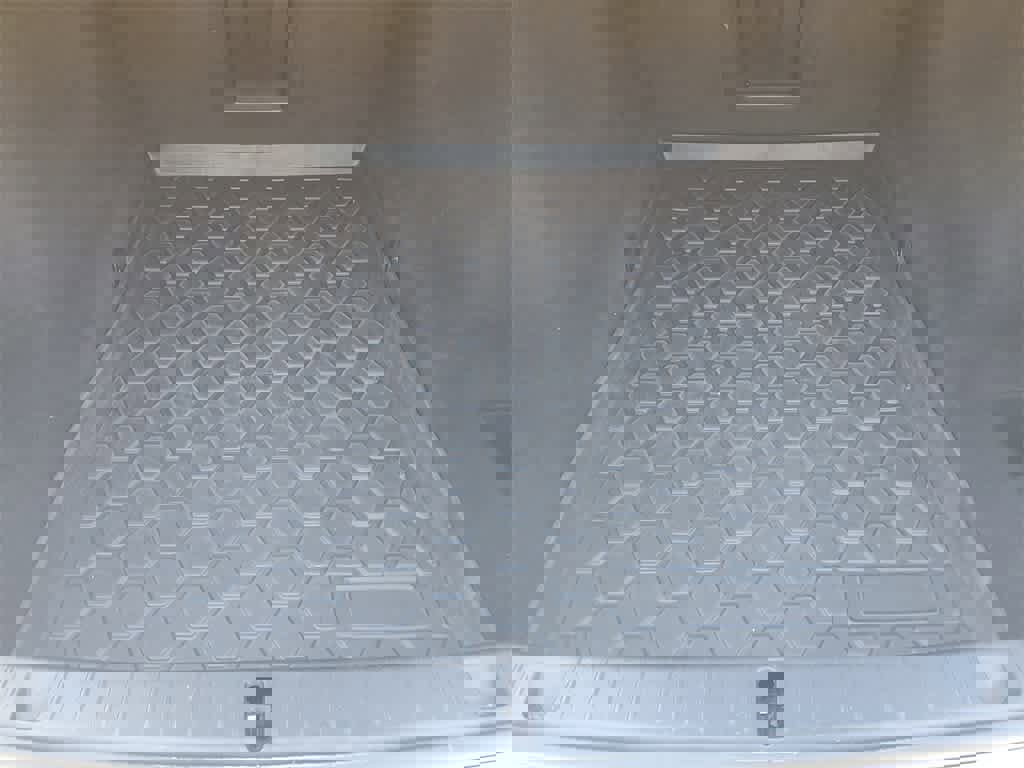 Used 2019 BMW 740i w/ Executive Package image 8