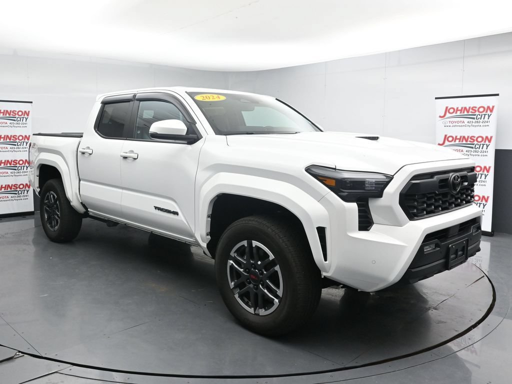 Used 2024 Toyota Tacoma TRD Sport AWD/4WD image 2