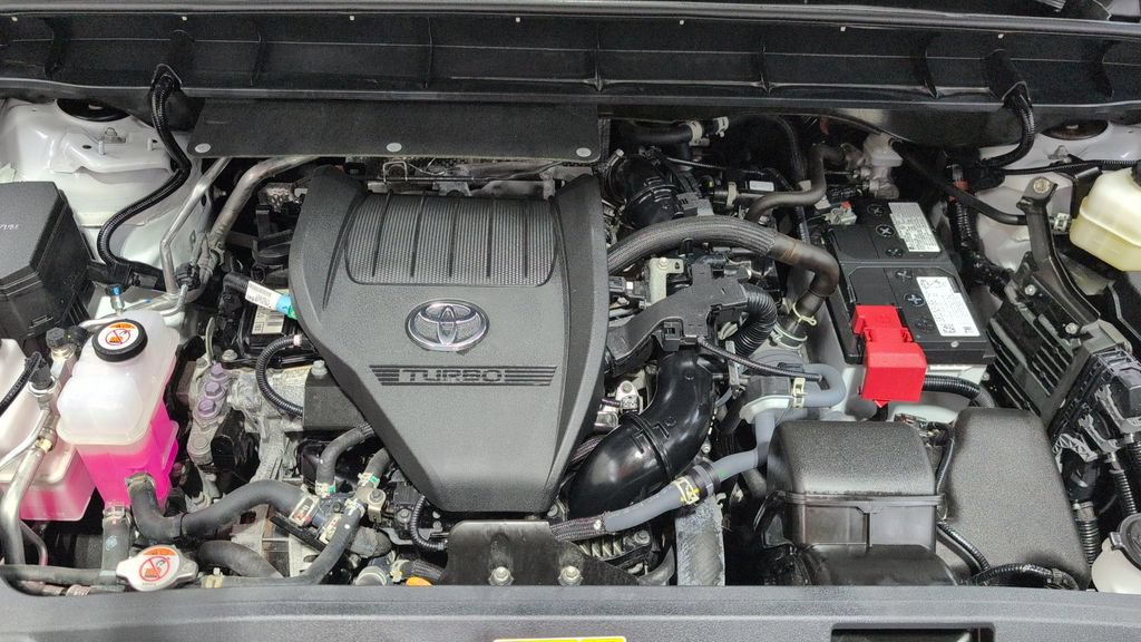Used 2024 Toyota Highlander XLE AWD/4WD image 28