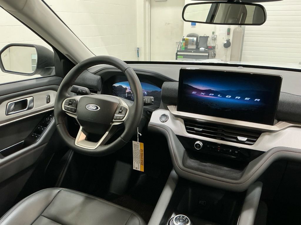 New 2026 Ford Explorer Active w/ Active Comfort Package AWD/4WD image 16