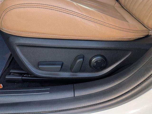 Used 2022 Genesis G70 3.3T image 15