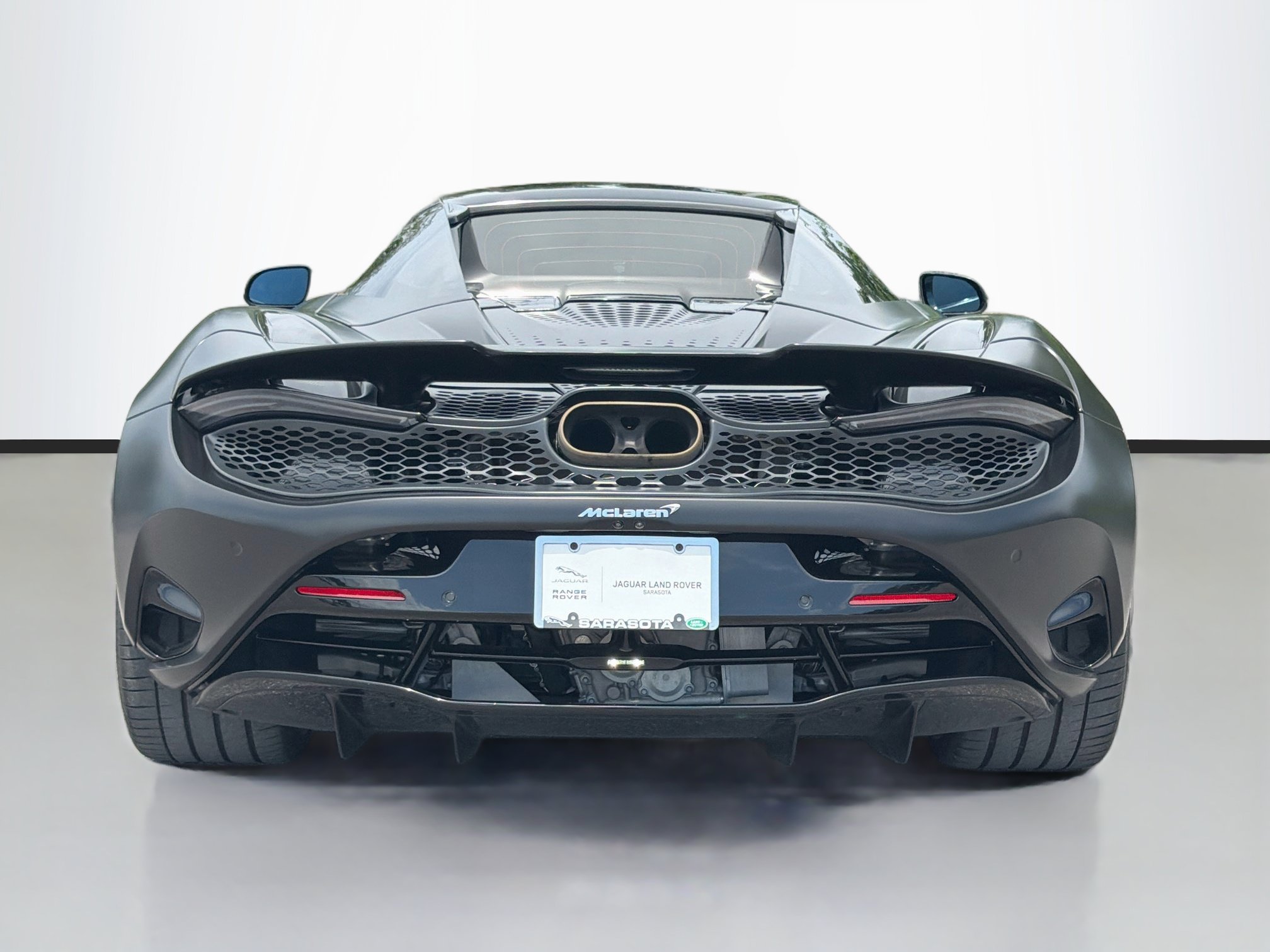 Used 2024 McLaren 750S Spider RWD image 4