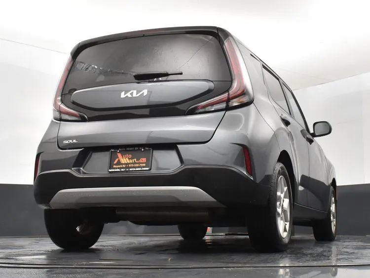 Used 2023 Kia Soul LX w/ LX Technology Package image 13