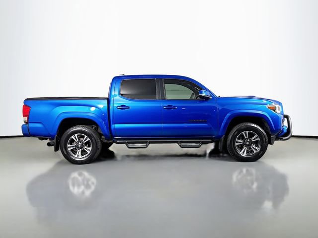 Used 2018 Toyota Tacoma TRD Sport image 8