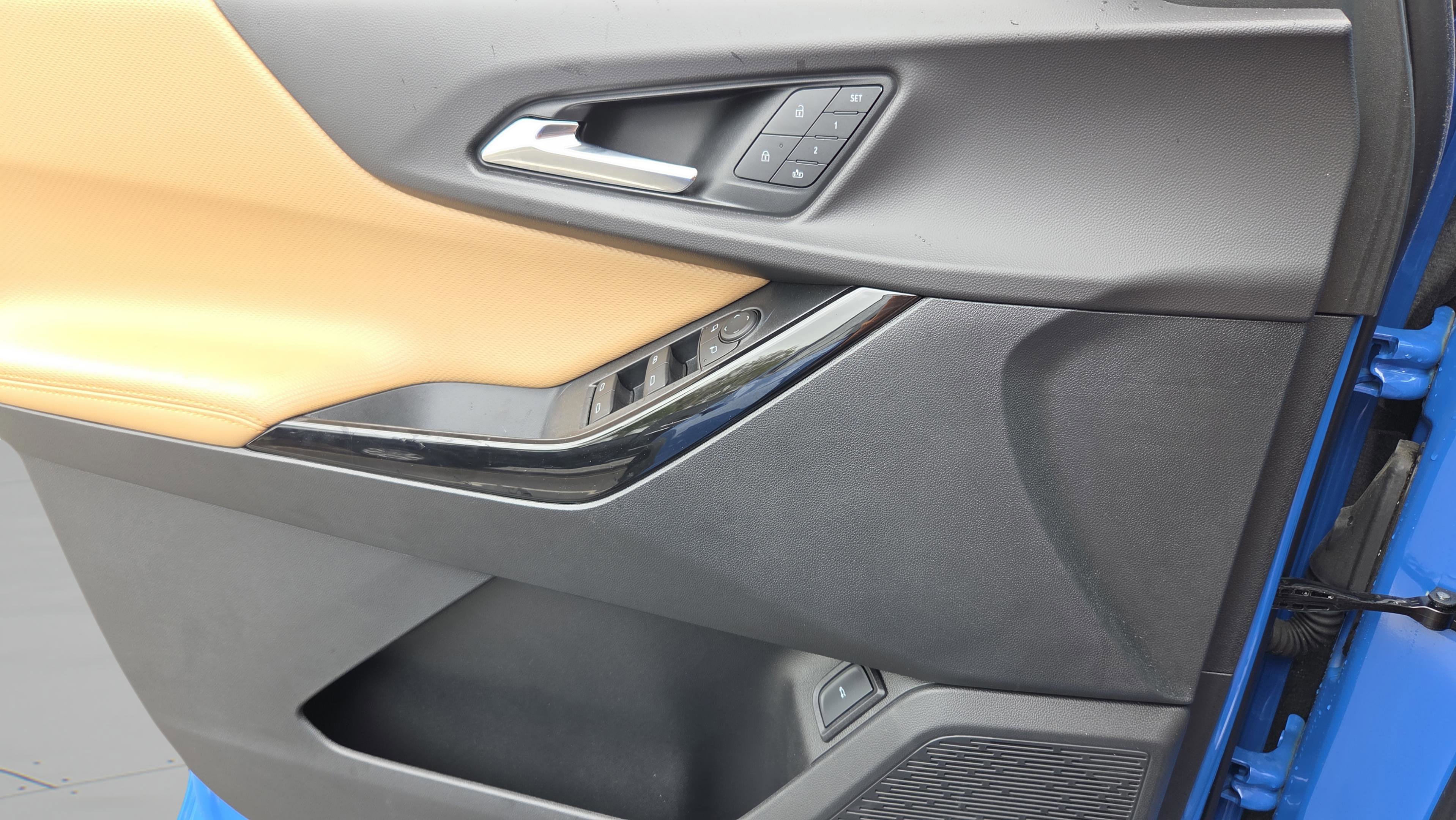 Certified 2025 Chevrolet Equinox ACTIV w/ Safety and Technology Package AWD/4WD image 28