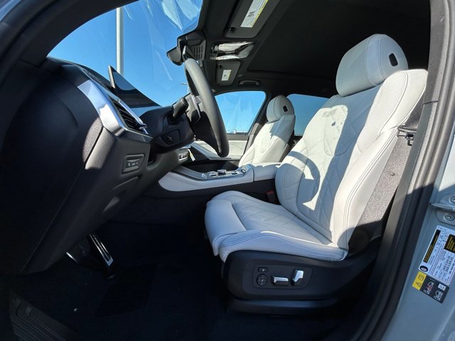 New 2026 BMW X5 xDrive50e w/ M Sport Package image 4