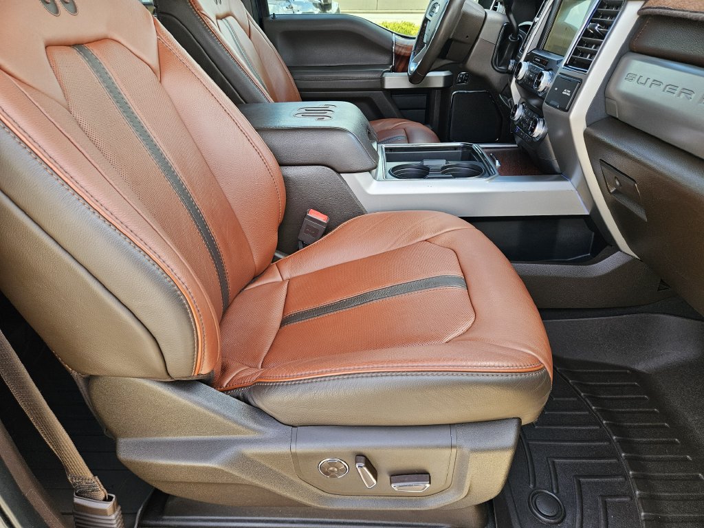 Used 2020 Ford F250 King Ranch w/ King Ranch Ultimate Package AWD/4WD image 12