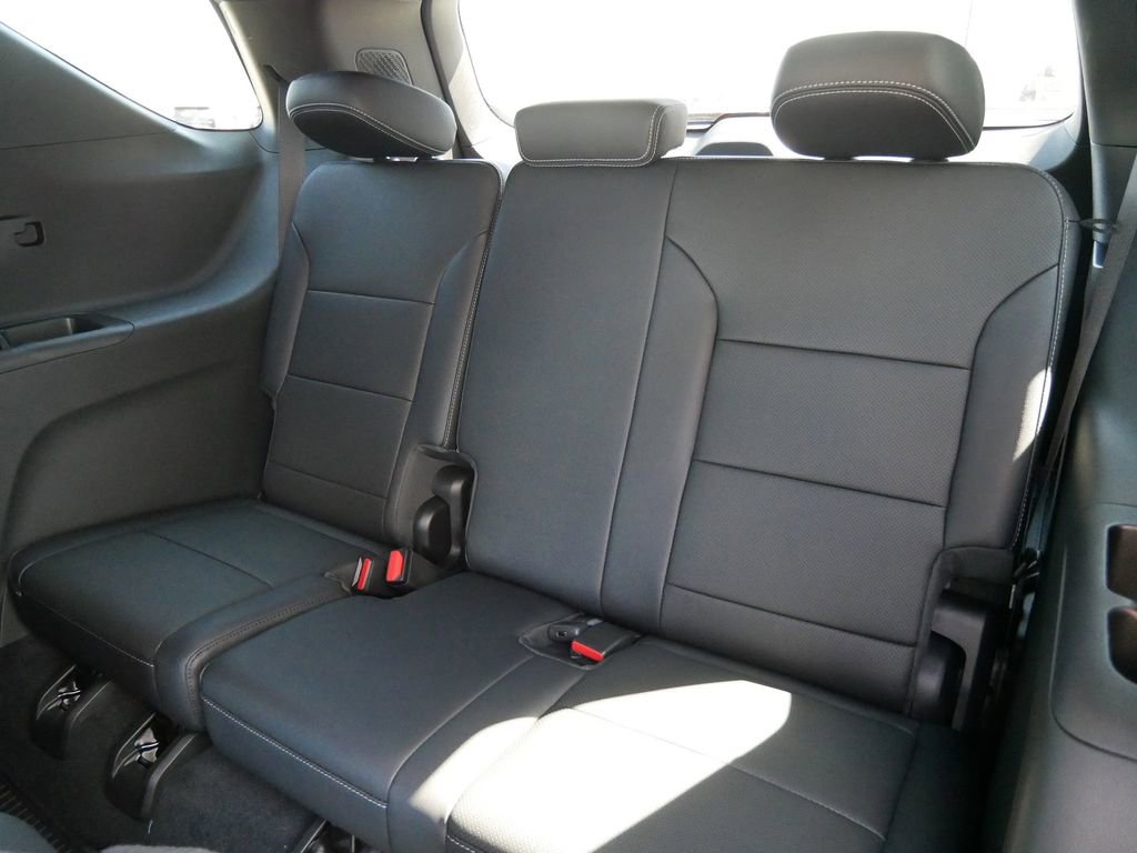 New 2026 Chevrolet Traverse LT AWD/4WD image 18