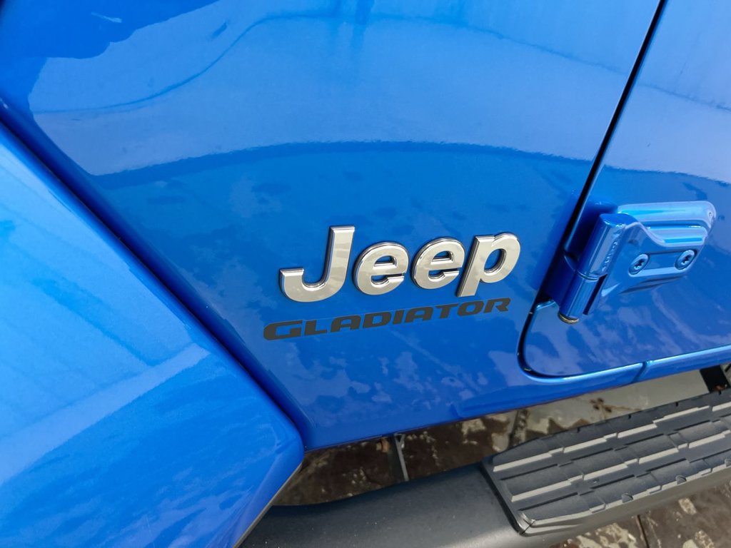 Used 2022 Jeep Gladiator Overland w/ Popular Equipment Package AWD/4WD image 26