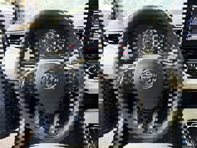 Used 2020 Toyota Corolla LE image 22