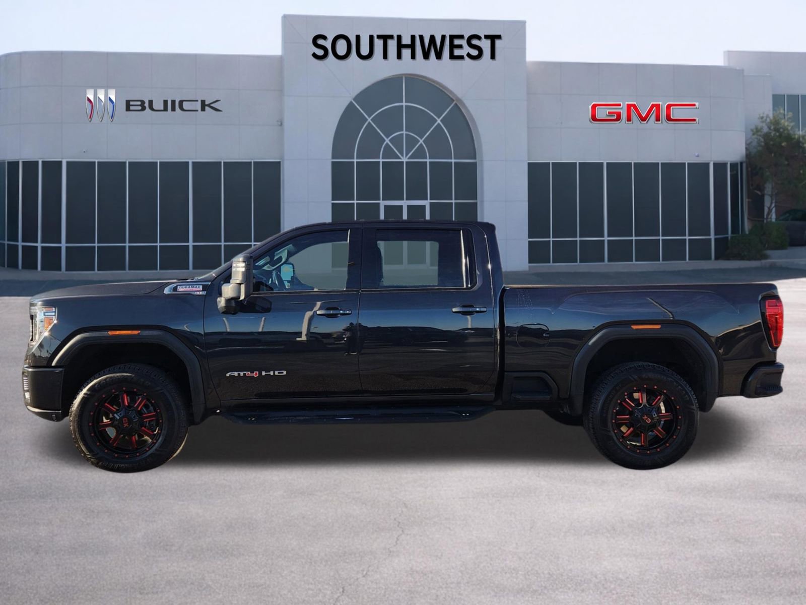Used 2020 GMC Sierra 2500 AT4 w/ AT4 Premium Package image 3