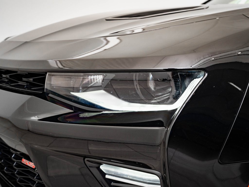 Used 2018 Chevrolet Camaro SS image 17