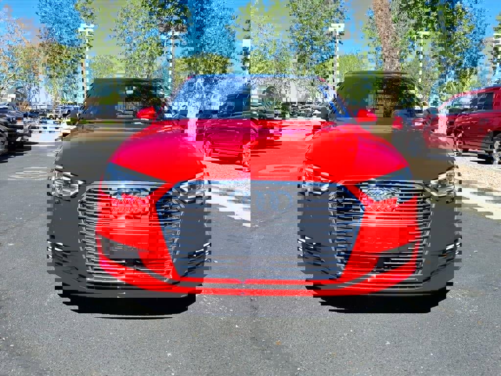 Used 2018 Audi A3 e-tron Premium Plus w/ Technology Package image 2