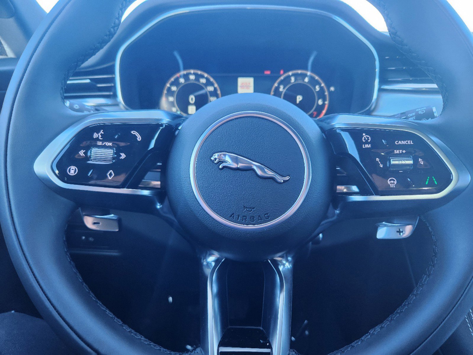 New 2025 Jaguar F-PACE R-Dynamic S image 8