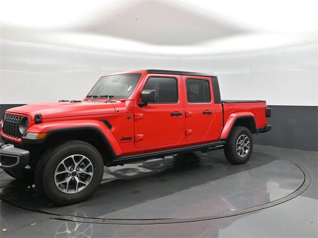 Used 2024 Jeep Gladiator Sport image 4
