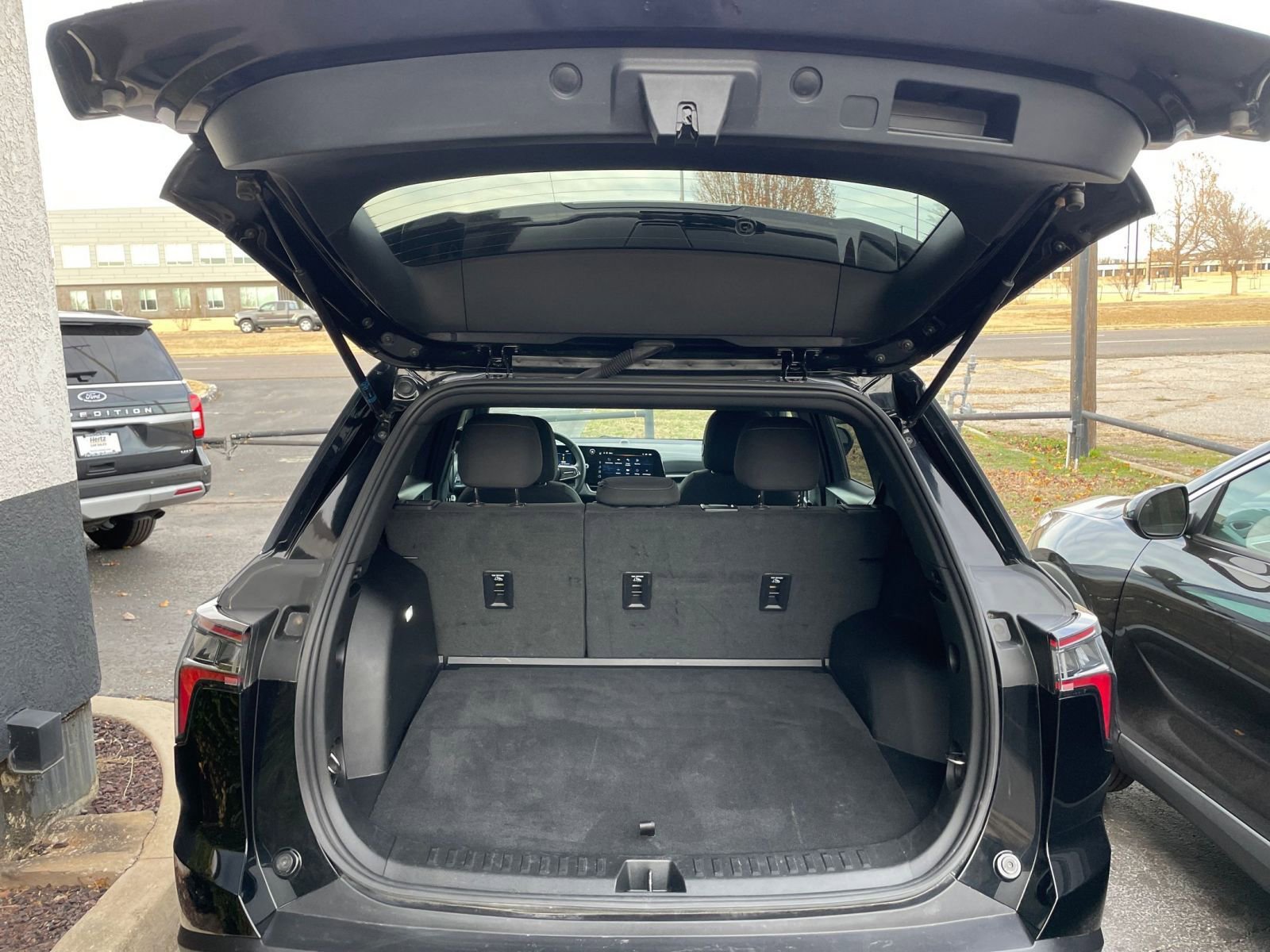 Used 2025 Chevrolet Equinox LT image 30