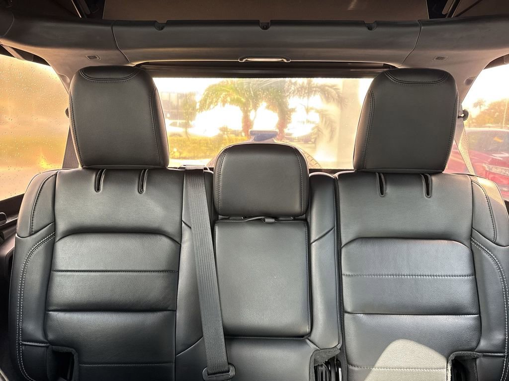 Used 2019 Jeep Wrangler Unlimited Sahara AWD/4WD image 14