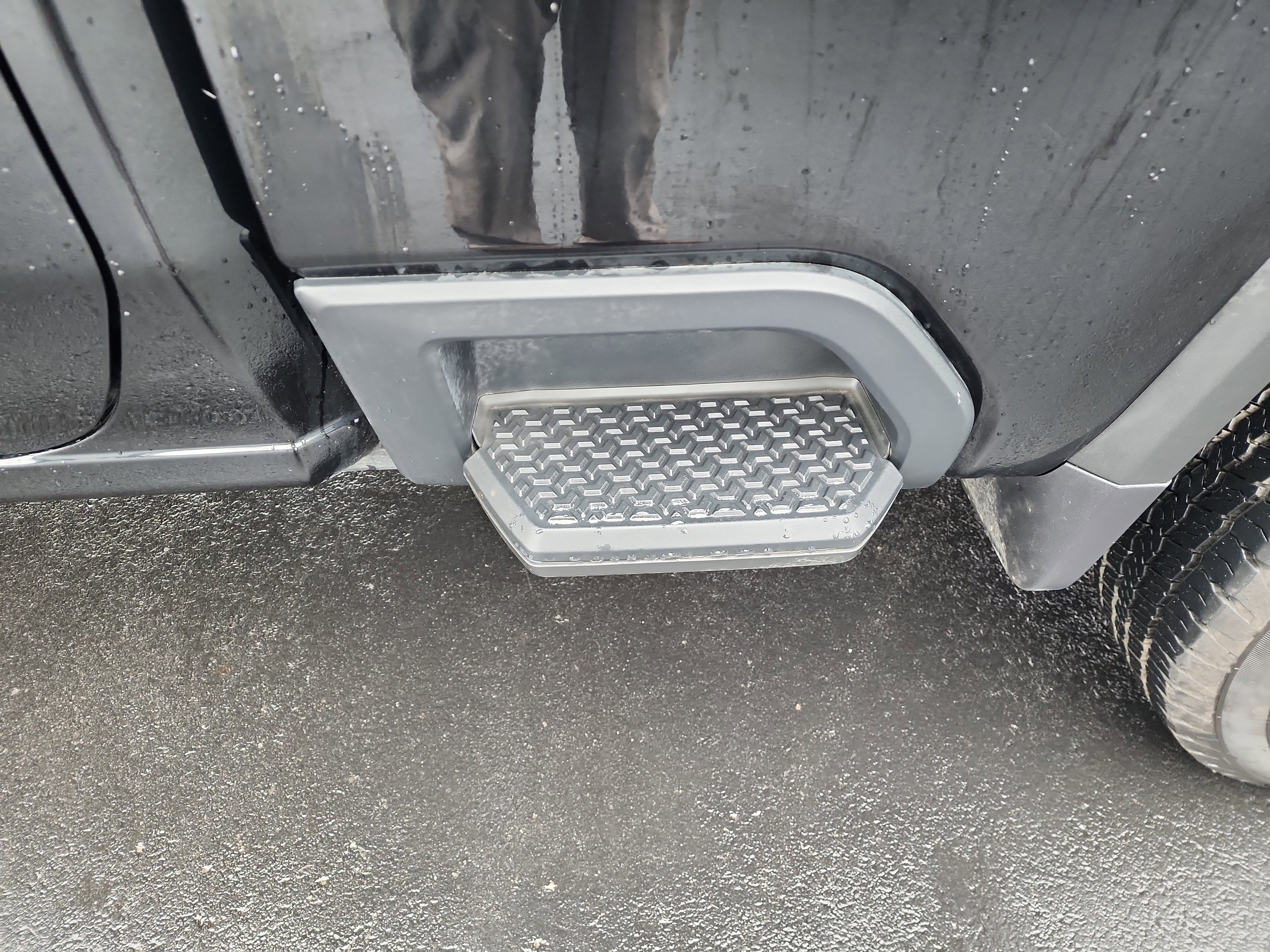 Certified 2024 Chevrolet Silverado 2500 LT w/ Convenience Package image 28