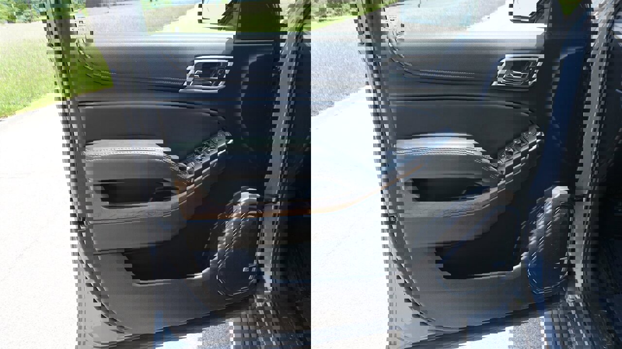 Used 2018 GMC Yukon Denali image 38