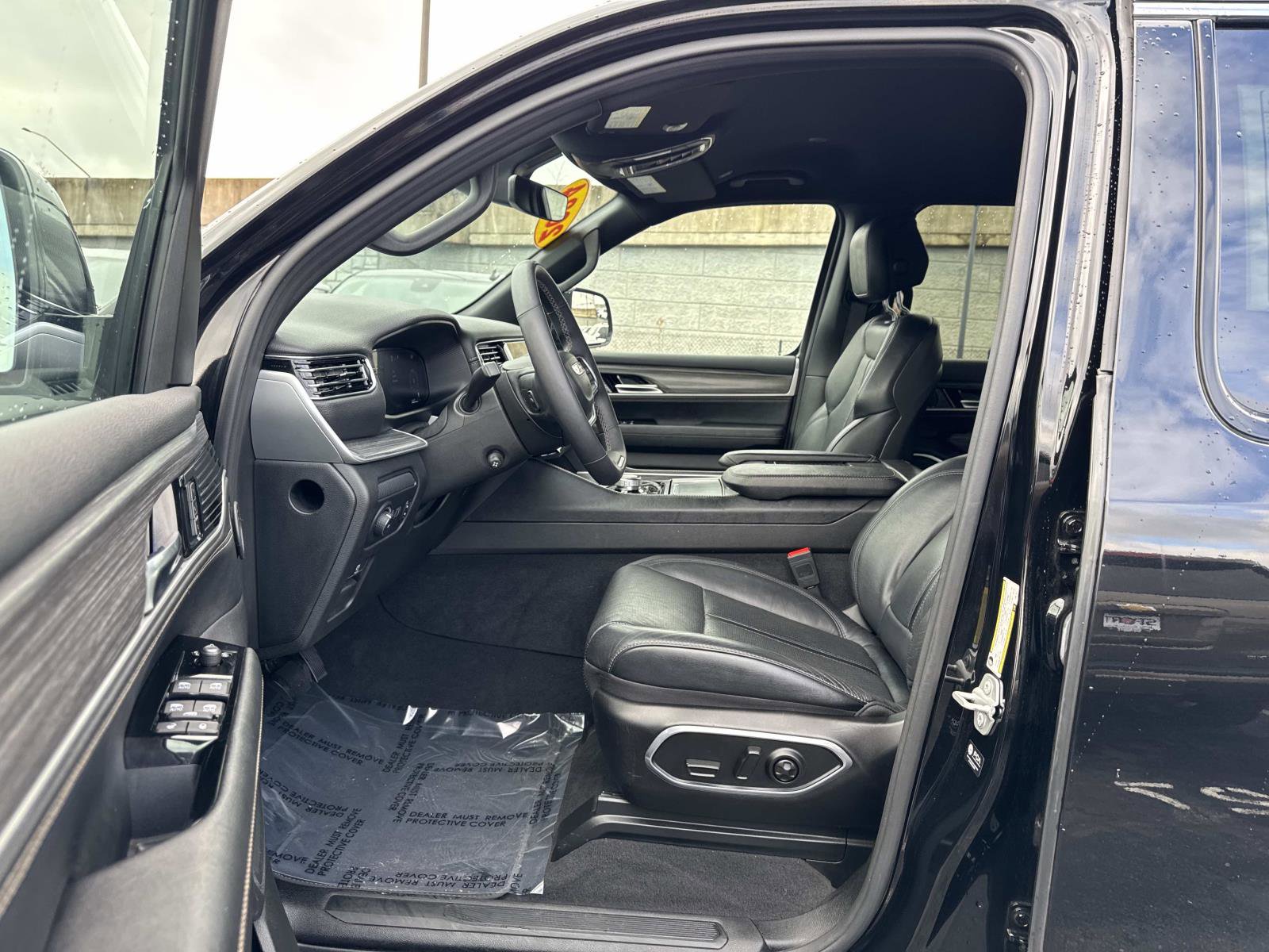 Used 2024 Jeep Wagoneer Series III image 18