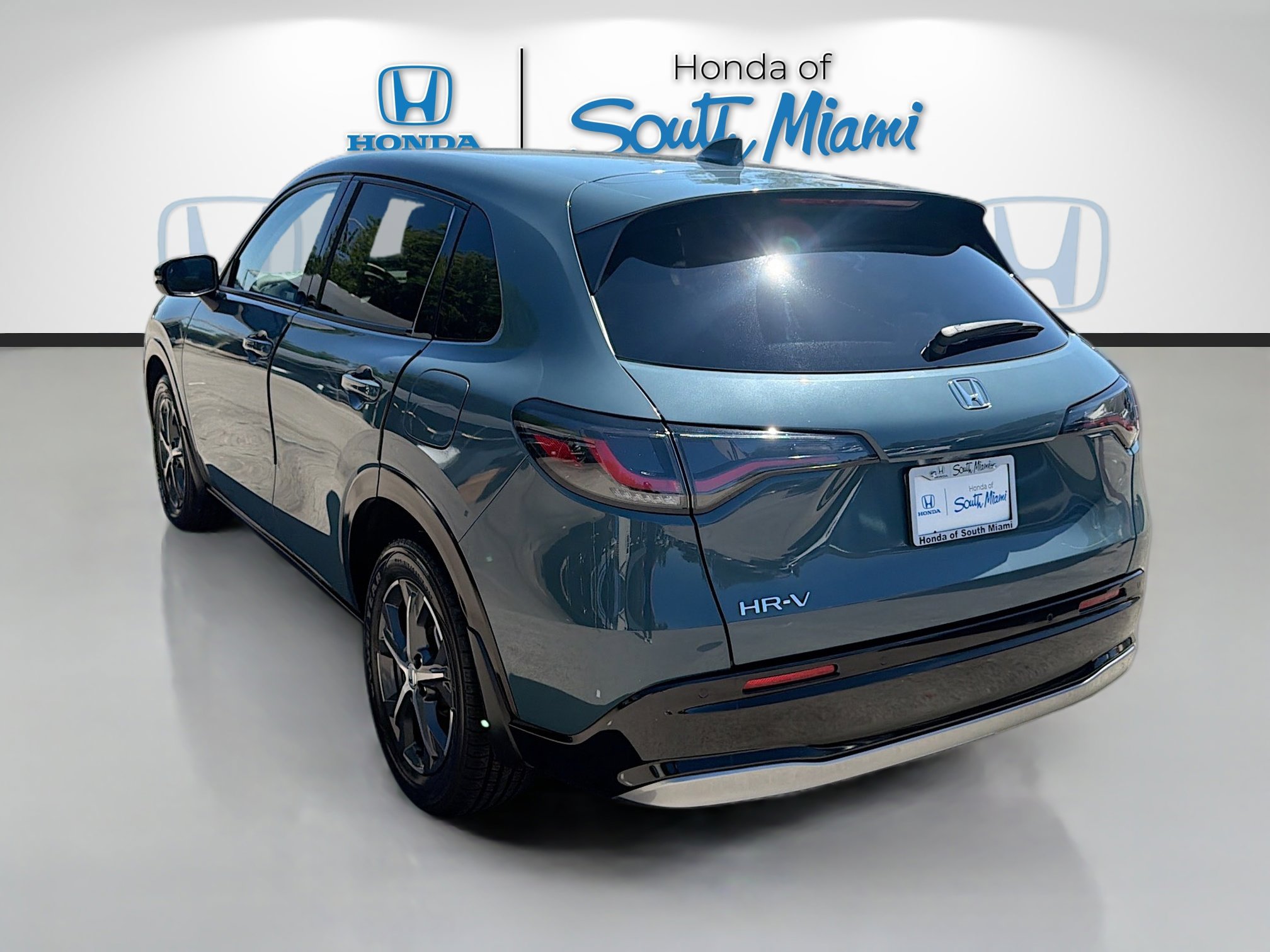 Certified 2024 Honda HR-V EX-L image 4