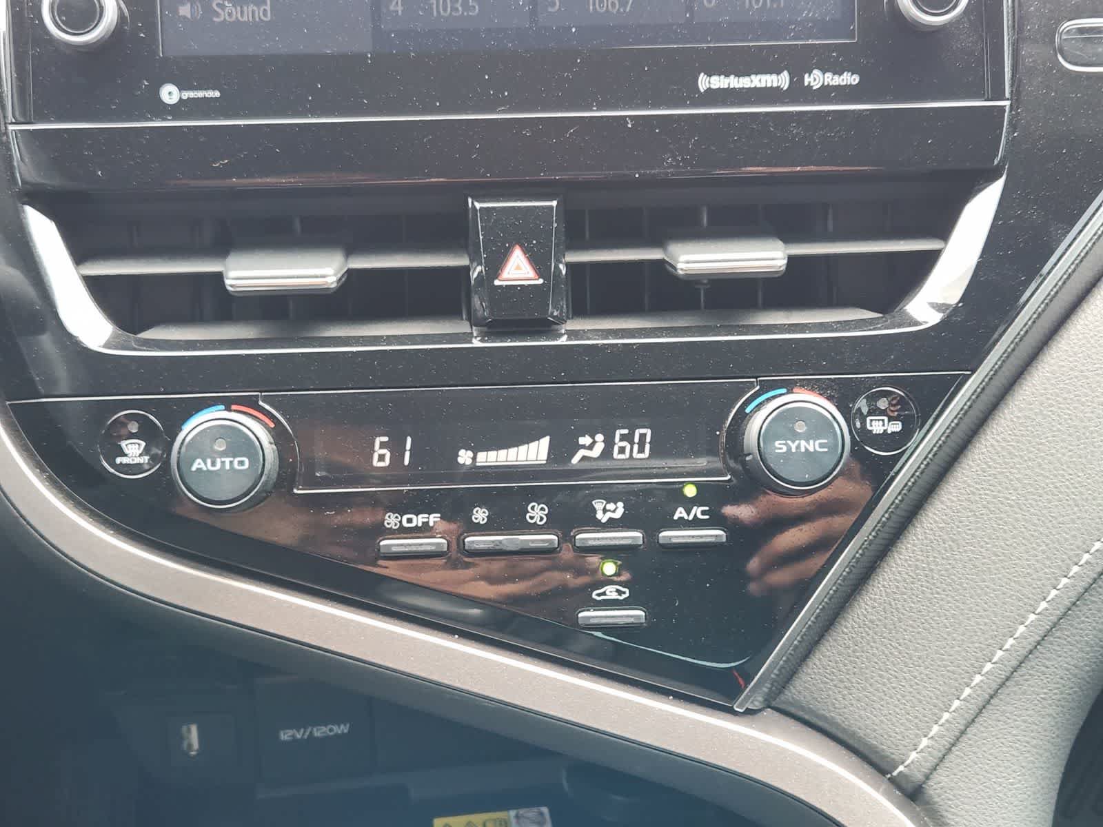 Used 2022 Toyota Camry XSE FWD image 17