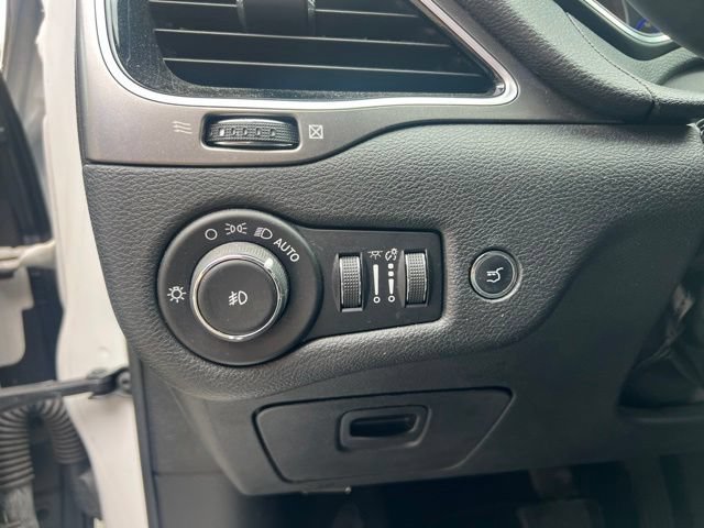 Used 2019 Jeep Cherokee Limited AWD/4WD image 21