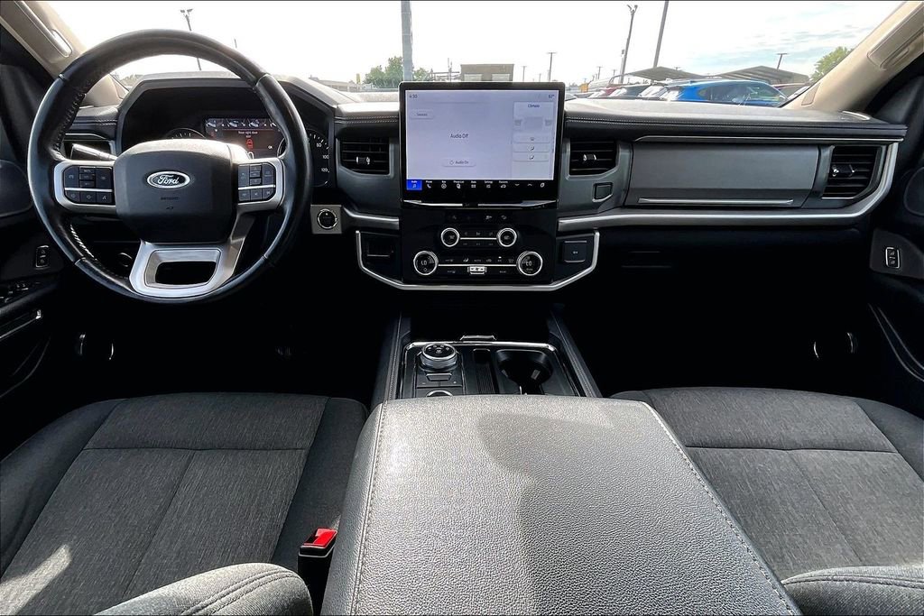 Used 2024 Ford Expedition XLT AWD/4WD image 19